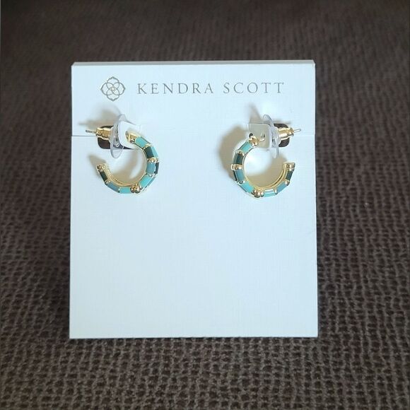 Kendra Scott Jewelry - Kendra Scott "Essie" Gold💛 and Sea🌊 Green💚 Mix Huggie🤗 Earrings -   NWT
